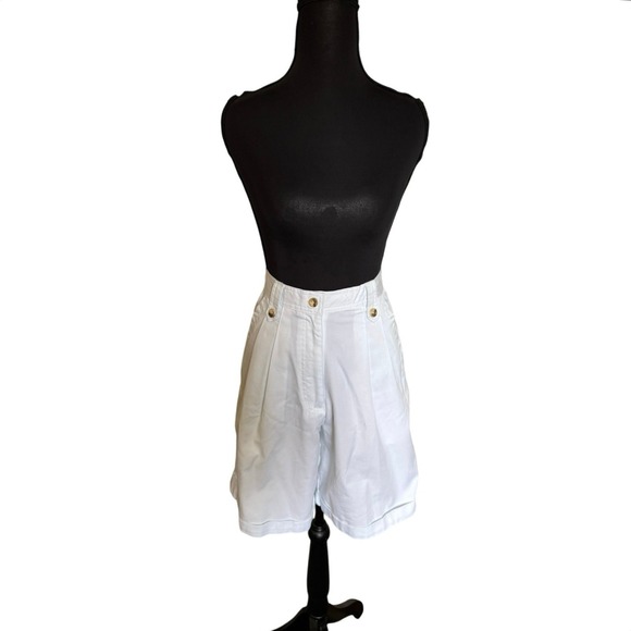 SweetBriar Women's White High‎ Waist Pleated Bermuda Shorts Vintage Grandmacore - Picture 2 of 9
